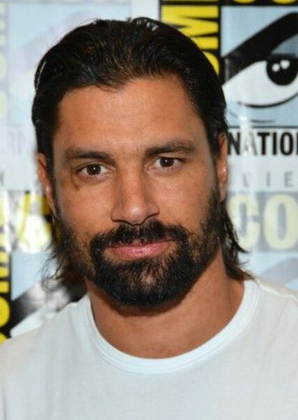 Manu Bennett photo
