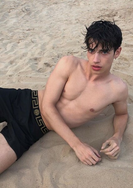 Manu Ríos photo