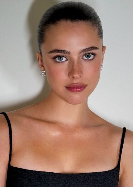 Margaret Qualley photo