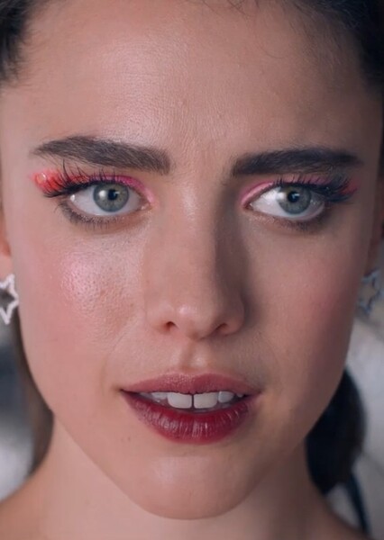 Margaret Qualley photo