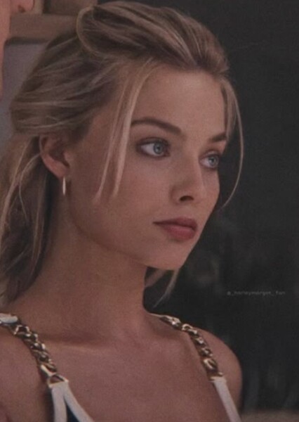 Margot Robbie photo