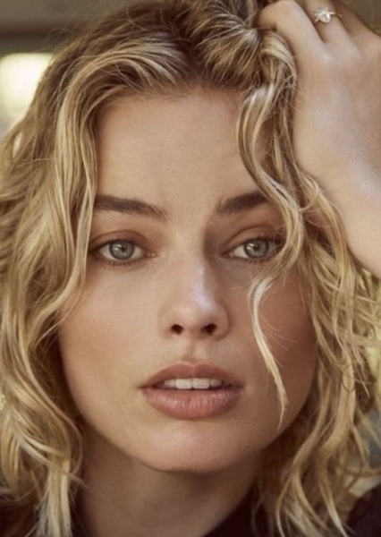 Margot Robbie photo