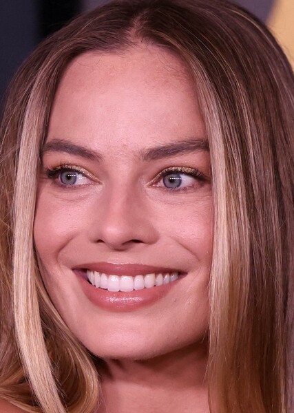Margot Robbie photo