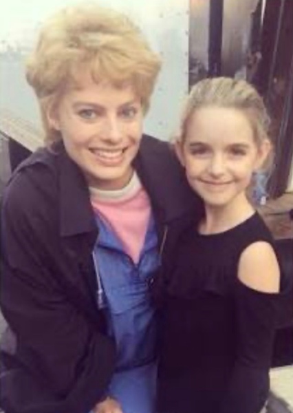 Margot Robbie and McKenna Grace photo