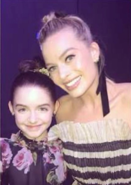 Margot Robbie and McKenna Grace photo