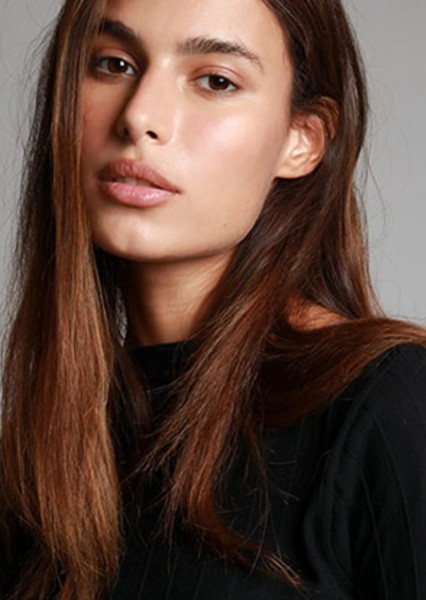 Mariana Vasconcelos photo