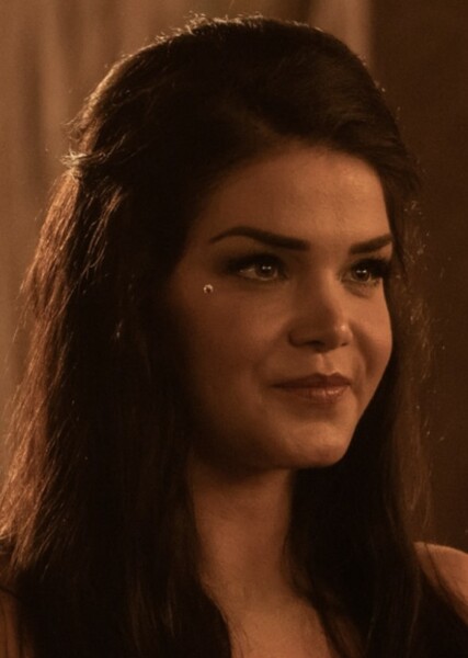 Marie Avgeropoulos photo