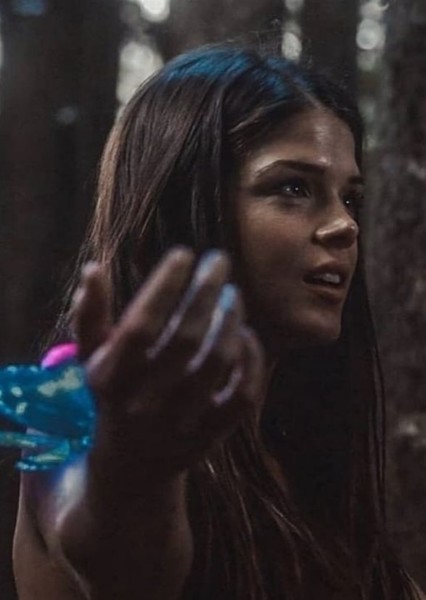 Marie Avgeropoulos photo