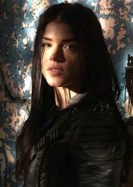 Marie Avgeropoulos photo