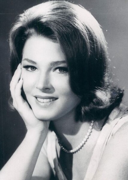 Mariette Hartley photo