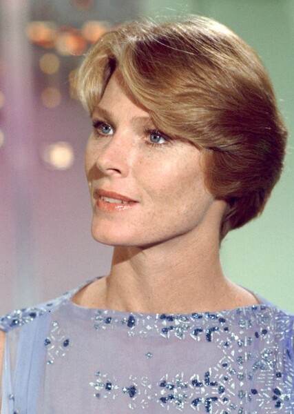 Mariette Hartley photo