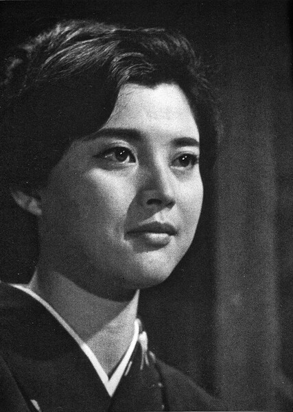 Mariko Okada photo