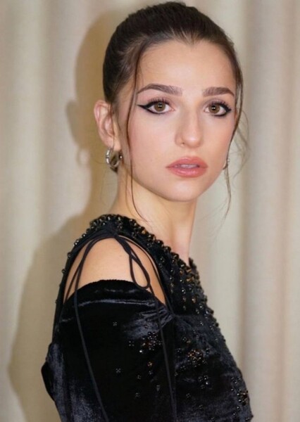 Marisa Abela photo
