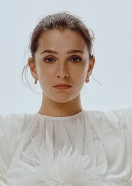 Marisa Abela photo