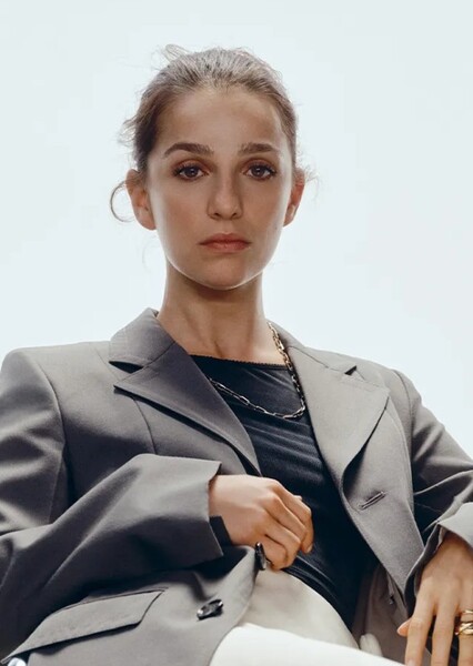 Marisa Abela photo