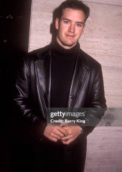 Mark-Paul Gosselaar (Young)