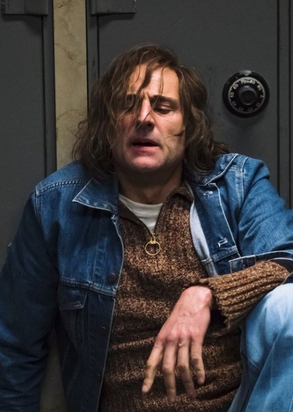 Mark Strong photo