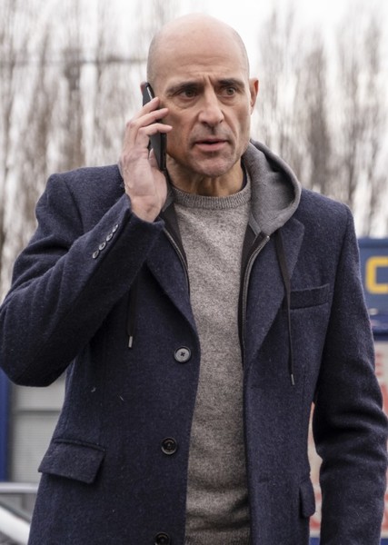 Mark Strong photo