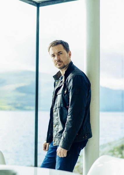 Martin Compston photo