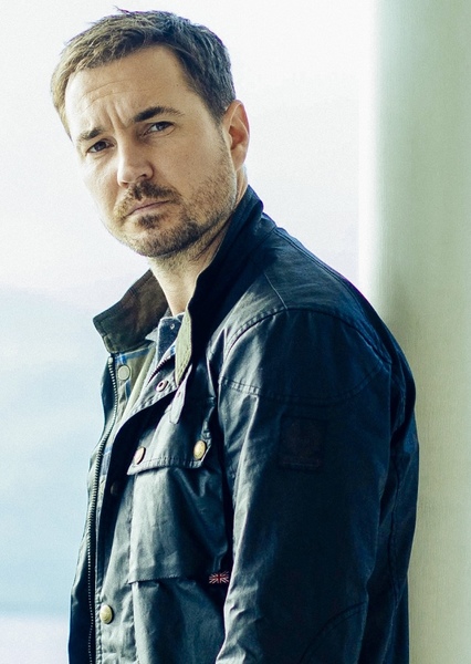 Martin Compston photo
