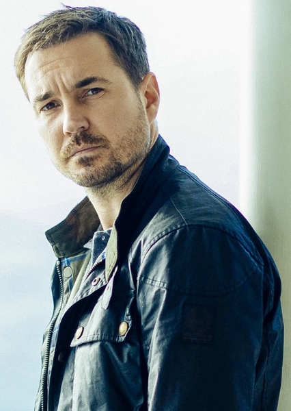 Martin Compston photo