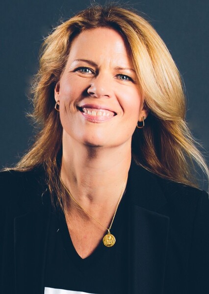 Mary Elizabeth McGlynn photo