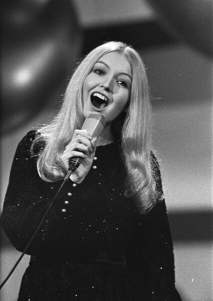 Mary Hopkin photo