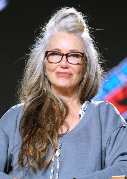 Mary McDonnell photo