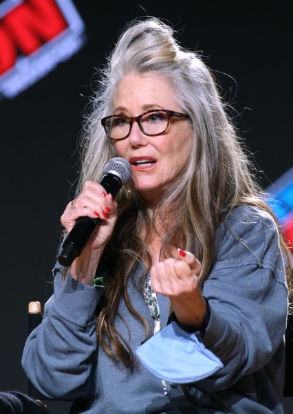 Mary McDonnell photo
