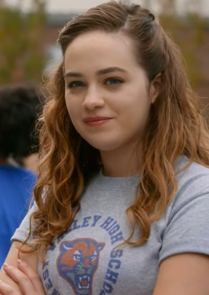 Mary Mouser