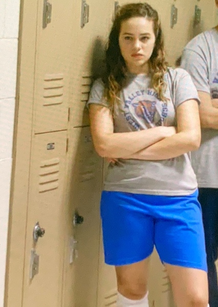 Mary Mouser photo