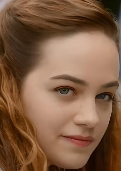 Mary Mouser photo