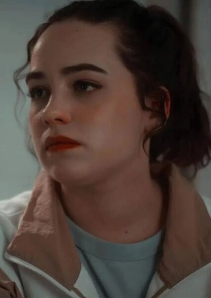 Mary Mouser photo
