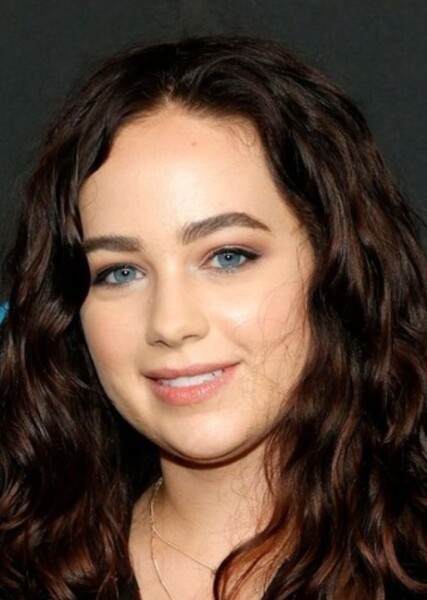 Mary Mouser photo
