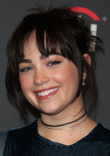 Mary Mouser photo