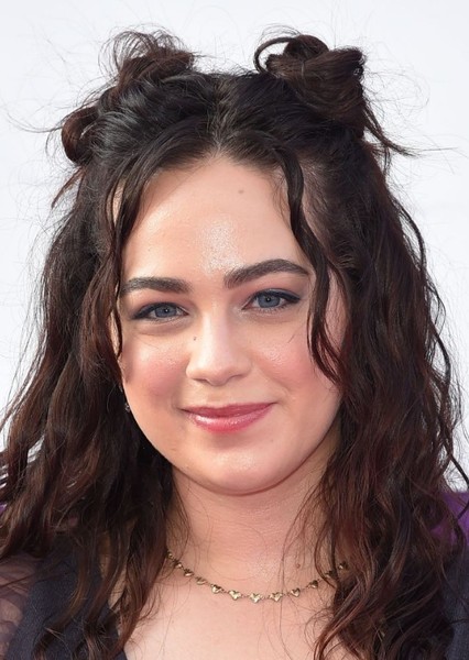 Mary Mouser photo