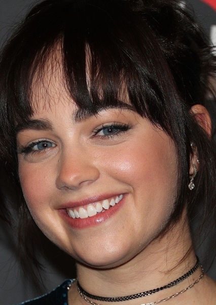 Mary Mouser photo