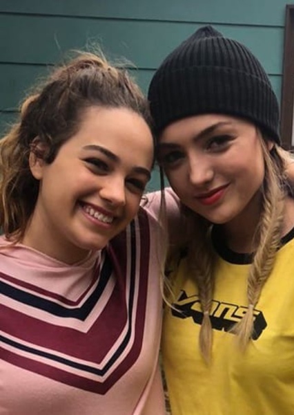 Mary Mouser and Peyton List