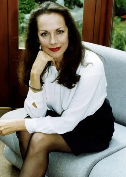 Mary Tamm photo