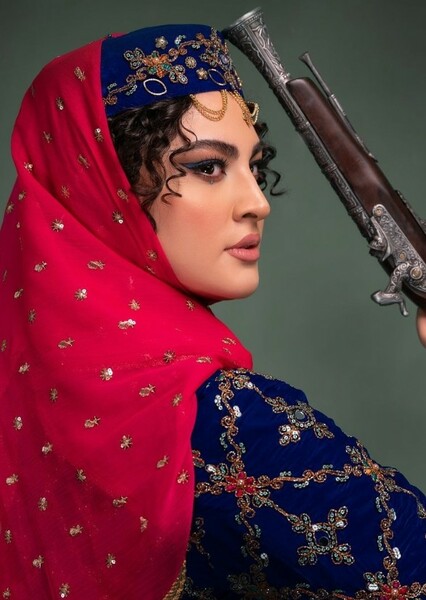Maryam Momen photo
