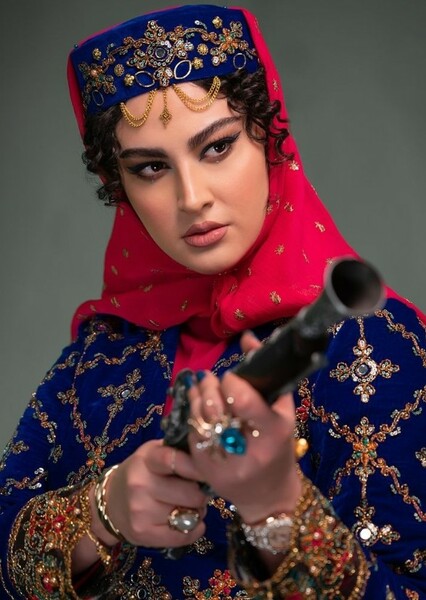 Maryam Momen photo