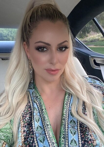 Maryse Ouellet Mizanin photo