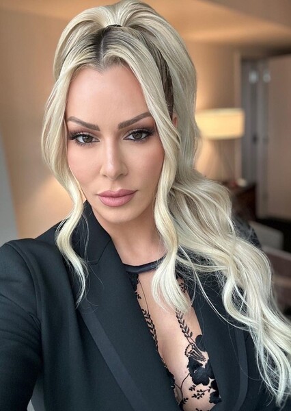 Maryse Ouellet Mizanin photo