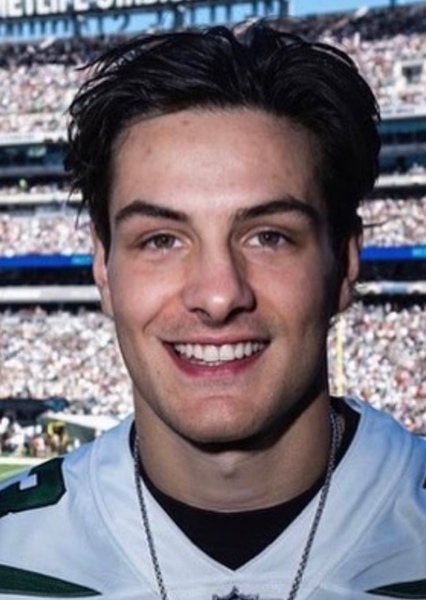 Mat Barzal photo