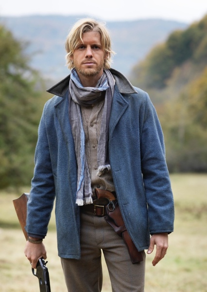 Matt Barr photo