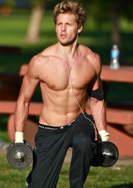 Matt Barr photo