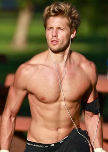 Matt Barr photo