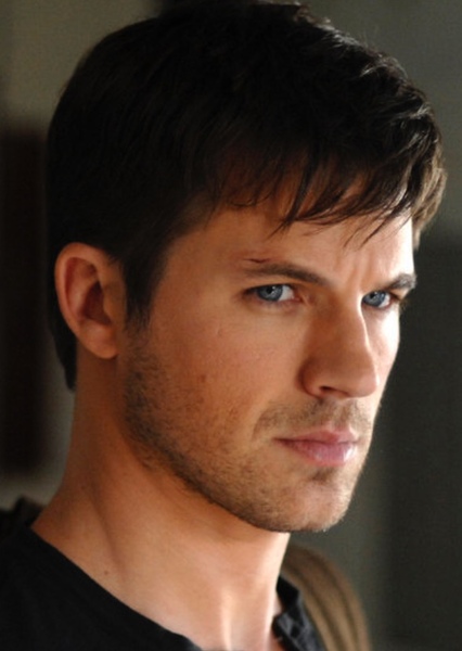 Matt Lanter photo
