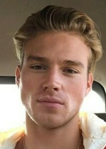 Matthew Noszka photo