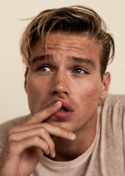 Matthew Noszka photo